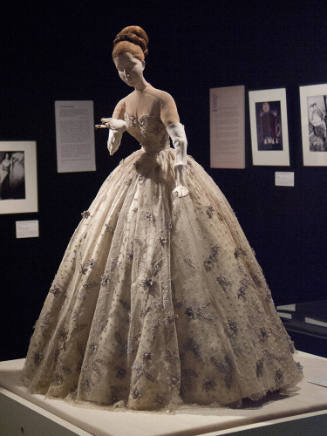 Modern Master: Lucien Lelong, Couturier 1918-1948
