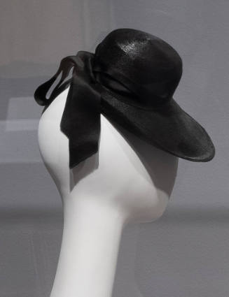 Black straw hat with ribbon tie at back