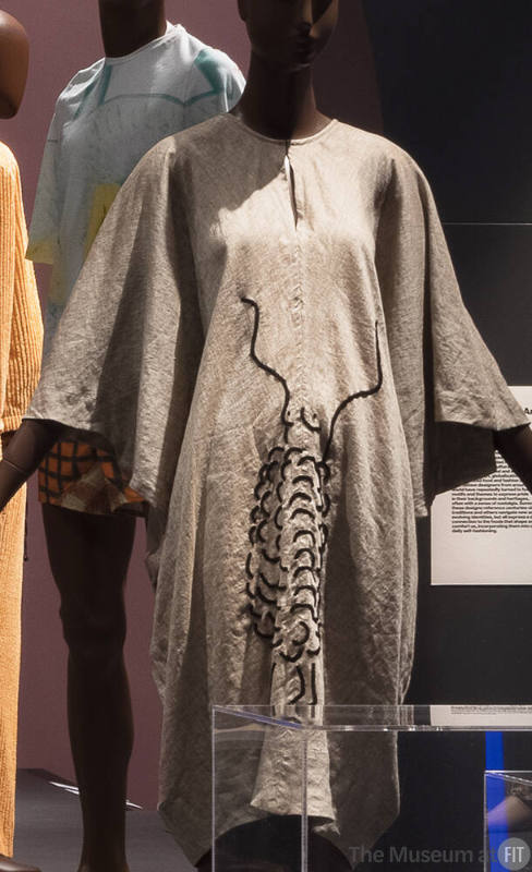 Taupe cotton caftan dress with embroidered female figure