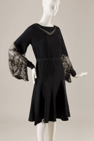 Black dress with v shape net; lace long sleeves