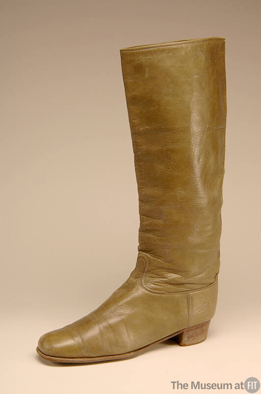Pair of high riding boots in olive green lambskin; low stacked heel