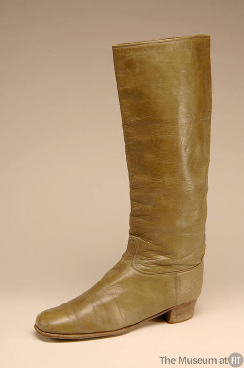 Pair of high riding boots in olive green lambskin; low stacked heel
