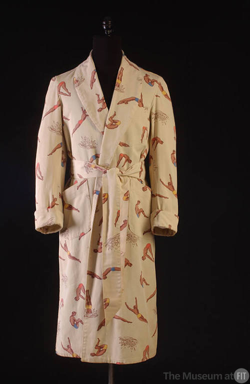 Off-white long sleeve robe with print of divers in blue, yellow, orange swimtrunks, shawl colla…