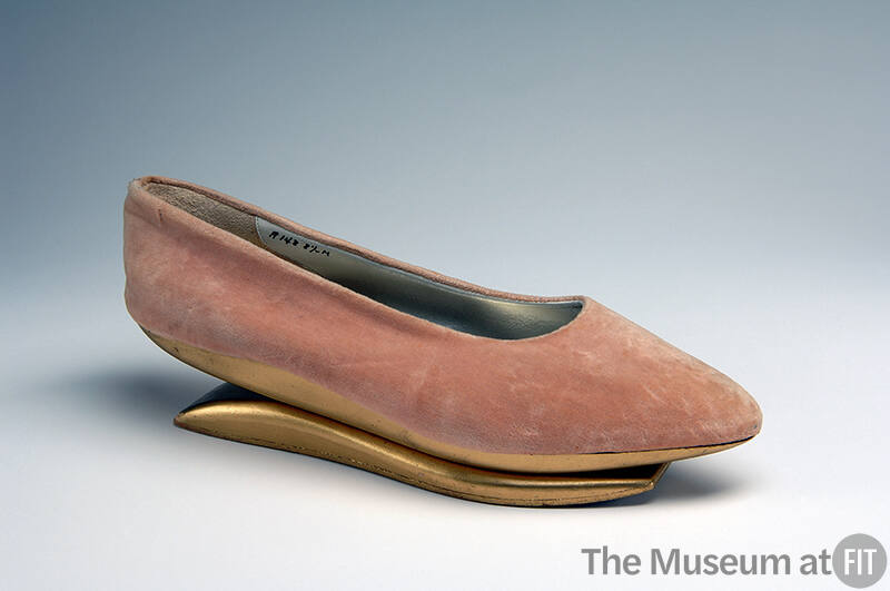 Pale pink velvet shoes with gold wood curved sole, pointed toe