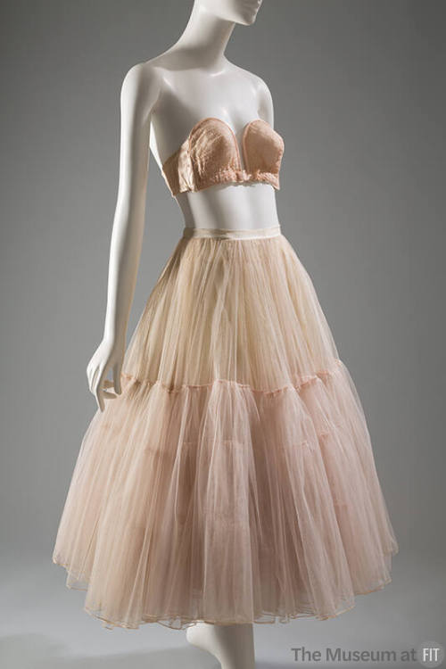Pink lace strapless bra and pink net petticoat with three flounces 