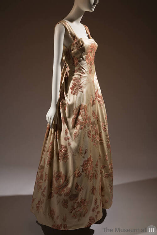 Beige floral sleeveless floor-length dress