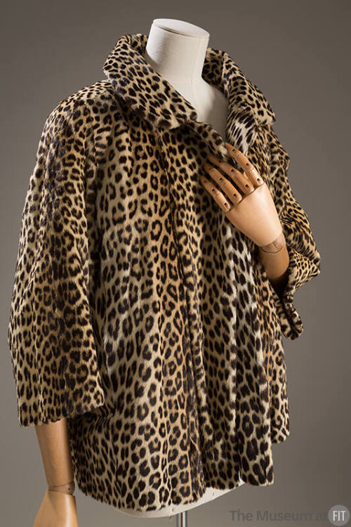 Leopard fur hip length jacket with 3/4 sleeves 