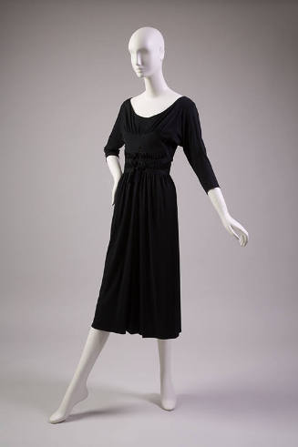 Black soop neck dress with 3/4 sleeves 