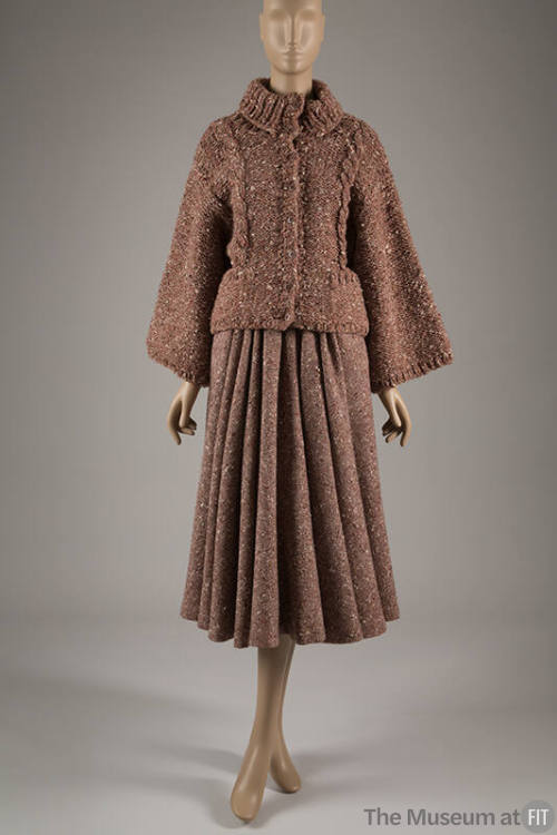 Red/brown and white flecked sweater with wide sleeve and skirt