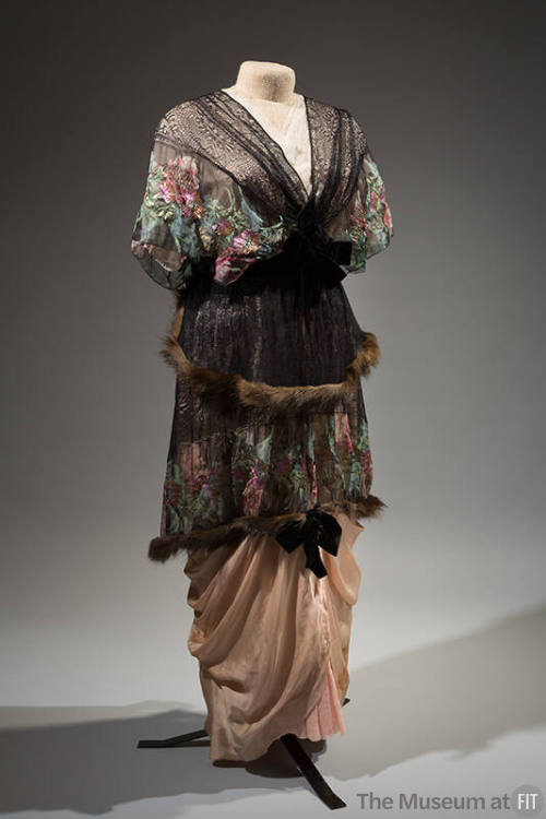 Black short sleeve lace and silk floral dress: two tiered skirt and pink underskirt