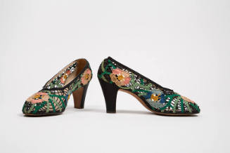 Multicolor high heel pumps, floral design throuhgout