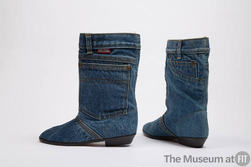 Blue denim ankle boots with belt loop and side pockets