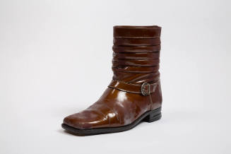 Brown patent leather ankle boots with square toe and side buckle