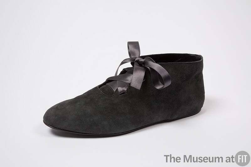 Grey suede flat ankle boot with grey satin ribbon ties