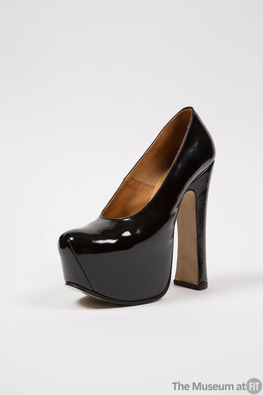 Black patent leather high heel platfrom pump
