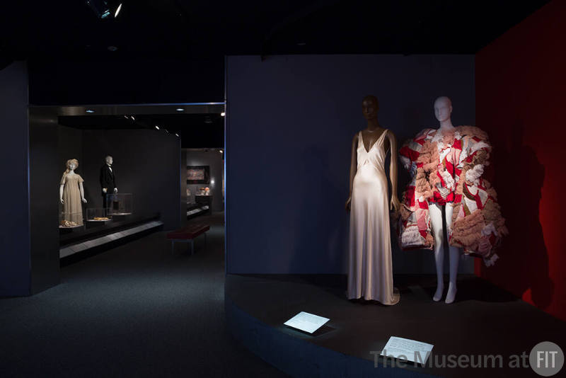 Minimalism / Maximalism: Fashion Extremes